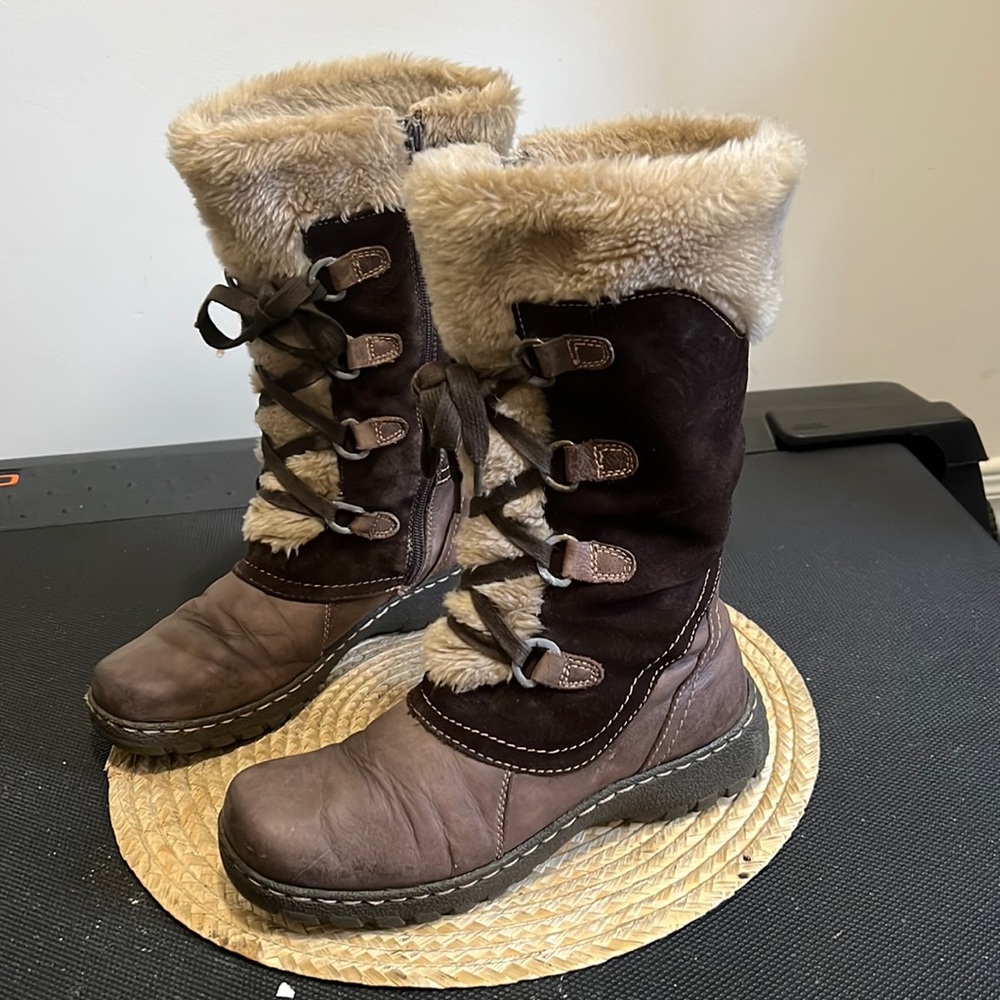 Town Shoes Leather Shearling lined Boots Size 7.5